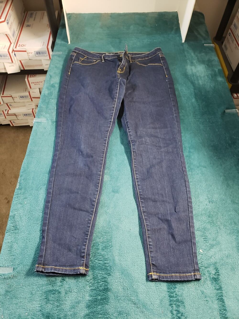 Mossimo Jeans Size 12 Women Blue Stretch Pants Denim Ladies Mid Rise Jegging
